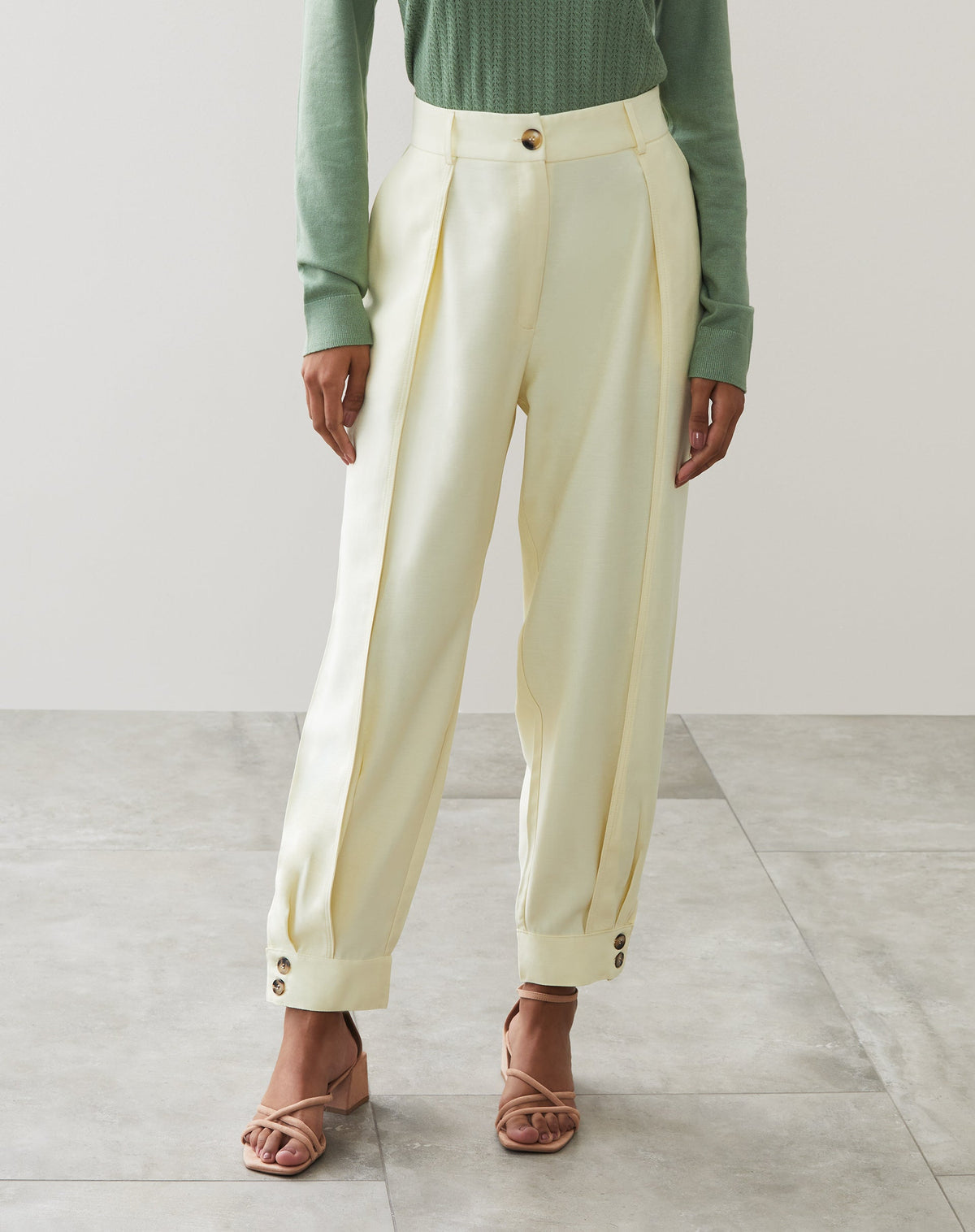 Calça Afunilada Alfaiataria - Amarelo Claro