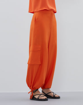 Calça Cargo Cintura Baixa com Detalhes de Amarração - Laranja