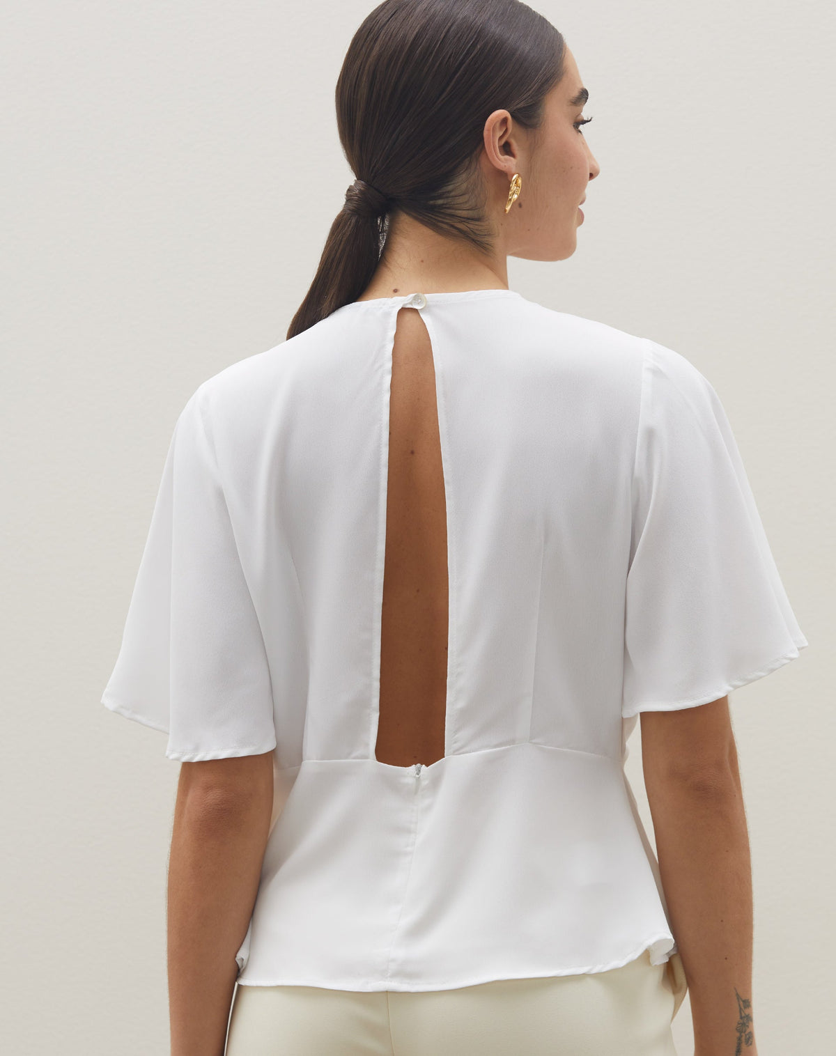 Blusa Manga Curta Recorte Costas - Off-white
